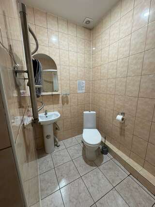 Гостиница Престиж Минеральные Воды Классический четырехместный номер-7