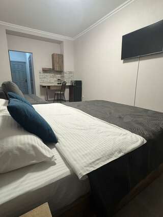 Гостиница Престиж Минеральные Воды Четырехместный номер «Комфорт»-1